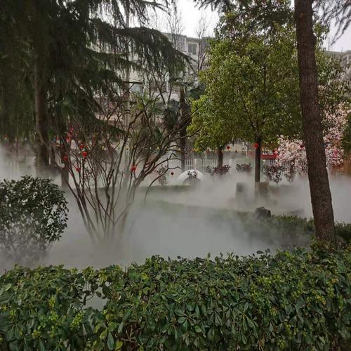 与雕塑等叙事性或纪达州人造雾景观,人造雾景观设备厂家,,念性要素组